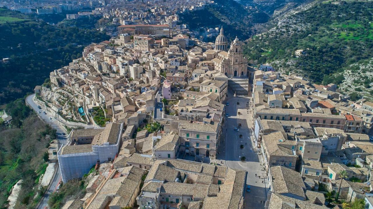 Piazza Duomo 36 Hotel Ragusa Exterior photo